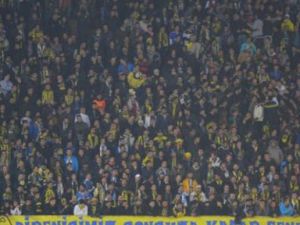 Şükrü Saraçoğlu  “Her yer yolsuzluk her yer rüşvet“ Sloganıyla İnledi