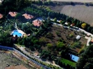 Urla, Çamlıca, Derken Şimdi de Çatalca'da Malikane