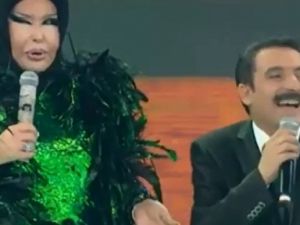 2014'ün İlk Bombası Bülent Ersoy'dan,  Türban takıp...