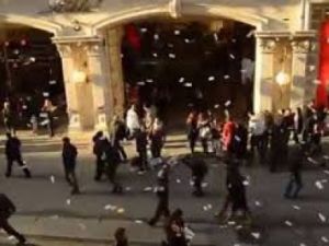 YOLSUZLUK DOLAR'LARLA PROTESTO EDİLDİ