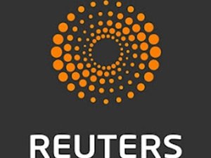 ERDOĞAN KÖŞK'E GÜL PARTİNİN BAŞINA