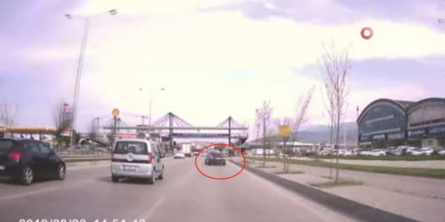 Bursa'da Makas Atan Otomobil Kazası Kamerada