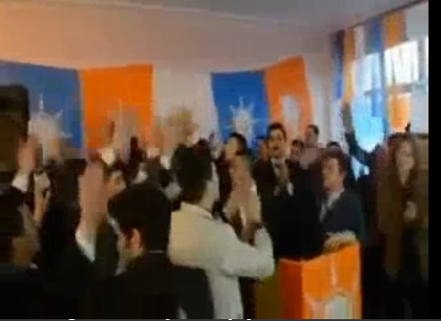 Sosyal medya bunu konuşuyor: AKP'lilerden çılgın parti!
