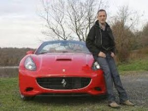 FERRARİ'Sİ OLAN TEK GAZETECİ