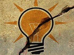 AKP' DE İSTİFA DEPREMİ