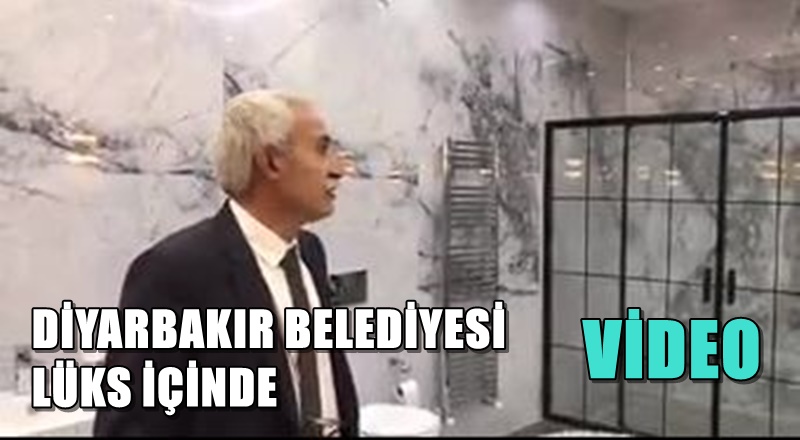 Eski Kayyum Belediye Başkanı Belediye Makam Odasına Paraları Akıtmış