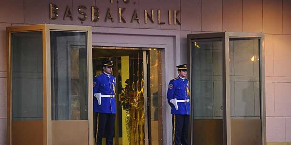 BAŞBAKANLIK'TA SIR TOPLANTI