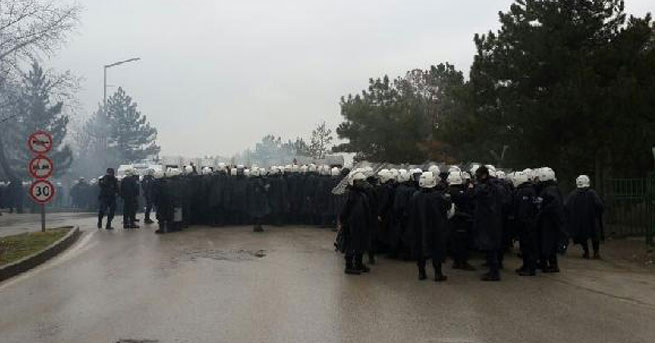 ODTÜ'DE POLİS MÜDAHALESİ