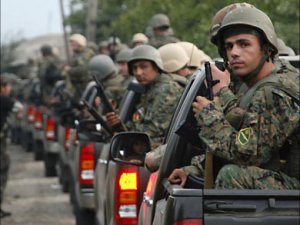 RUS ORDUSU,KIRIM'DAKİ HAVALİMANLARINI İŞGALE BAŞLADI