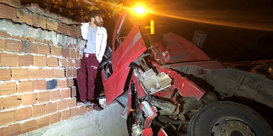 Bursa'da Geceyarısı Evlerine Kamyon Girdi