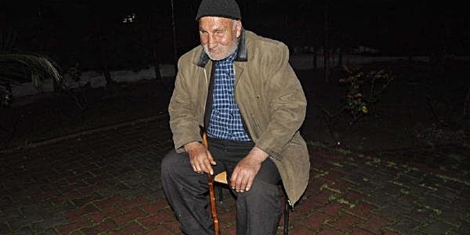 Gözleri Görmeyen Yaşlı Adamı Dövüp Parasını Aldılar