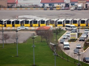 AKP YİNE "TAŞIMALI MİTİNGE" YAKALANDI