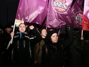 YİNE AKP YİNE ÇELİŞKİ