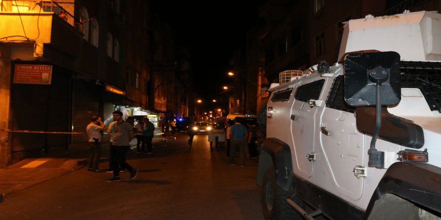 Diyarbakır'da Otomobile İnfaz Saldırısı 2 yaralı