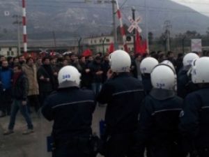 TKP Patriotların geldiği limanda eylemde