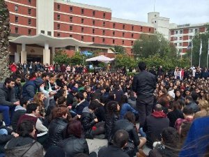 İZMİR'DE BERKİN ELVAN İÇİN PROTESTO GÖSTERİSİ