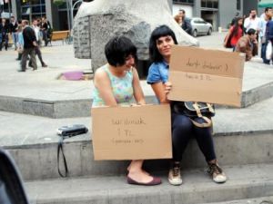 Kızlara Sarılmak 1TL