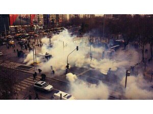 ANKARA'DA  ÇOK SERT POLİS MÜDAHALESİ BAŞLADI