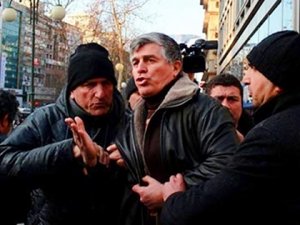 ANKARA'DA GAZETECİYE GÖZALTI