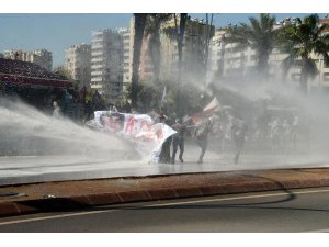 ADANA'DA BAŞBAKAN ERDOĞAN PROTESTOSUNA MÜDAHALE