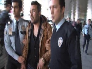 ATATÜRK HAVALİMANINDA SİLAH SESLERİ