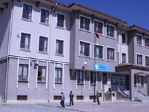 AKP'Lİ ADAYDAN OKULDA SEÇİM PROPAGANDASI