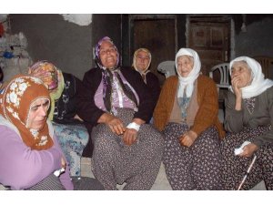 DİNCİ TERÖRİSTLERİN ŞEHİT ETTİĞİ POLİS EVİNDE BÜYÜK ACI