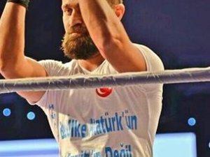 TÜRK BOKSÖRÜN ALMANYA'DAN ERDOĞAN'A MESAJI