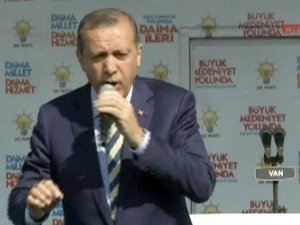 BAŞBAKAN ERDOĞAN'IN SESİ KISILDI