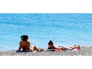 ANTALYA'DA OYUNU KULLANAN SAHİLE KOŞTU