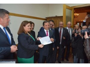 CHP'Lİ 2 BAŞKAN MAZBATALARINI ALDI