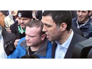 HAKAN ŞÜKÜR'E PROTESTO ŞOKU