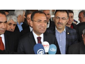 ''ANAYASA MAHKEMESİ SINIRLARI AŞTI''