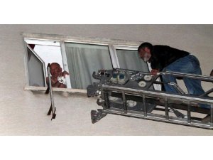 İŞADAMI ALACAĞI İÇİN GİTTİĞİ EVDE REHİN ALINDI