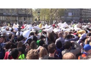 PARİS’TE ULUSLARARASI YASTIK SAVAŞI