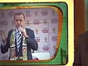 BAŞBAKANIN KISIK SESİYLE DALGA GEÇTİLER