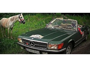 KLASİK OTOMOBİL YARIŞINI 52 YAŞINDA ANTİKA KAZANDI