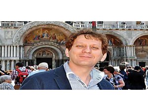 BABEK ZENCANİ; TEK BAŞIMA DEĞİLDİM