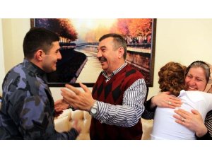 2 OĞLU DA ASKER OLAN ÇİFTE AĞLATAN SÜRPRİZ