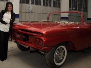 KIZINA 54 YAŞINDA ARABA ALDI 150 MİLYAR ÖDEDİ