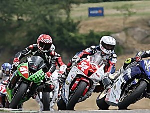 ÜNLÜ YARIŞÇI KAZADA HAYATINI KAYBETTİ