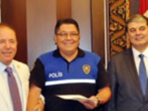 Gezi eylemlerinde görev alan polislere üstün hizmet belgesi