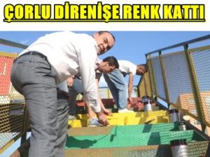 Çorlu'da Üst Geçit Merdivenleri Rengarenk Boyandı