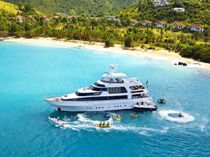 ÜNLÜLERİN YATI 'AZZURRA 2' BODRUM'DA