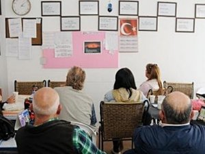 ADSIZ ALKOLİKLER ÖRGÜTLENDİ