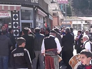 AKP'Lİ BAŞKANIN İLK İCRAATI BU OLDU