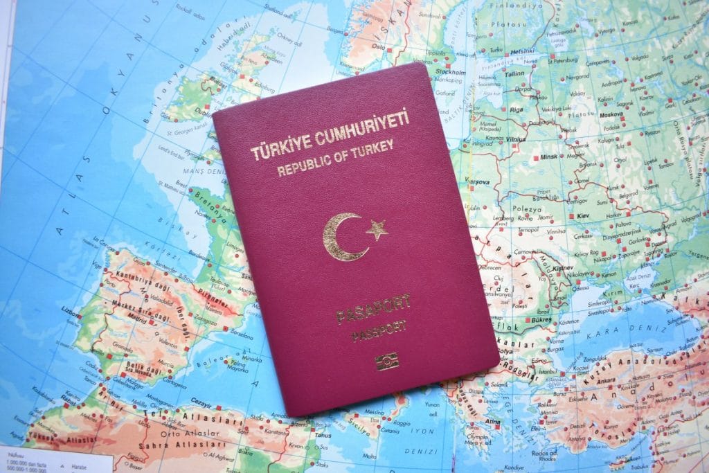 ON BİR BİN KİŞİ'NİN PASAPORTUNDA Kİ İDARİ TEDBİR KALDIRILDI