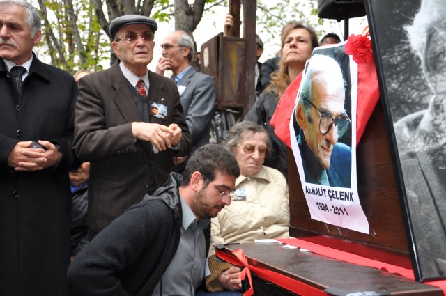 DENİZLERİN ŞEKİBE ABLASI VEFAT ETTİ