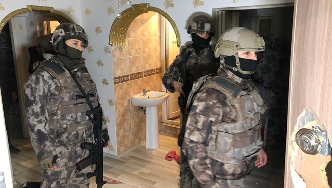 BURSA DA TÜRBEYE UYŞTURUCU BASKINI