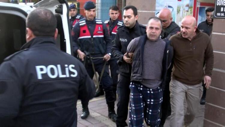 CORONA VİRÜSLÜYÜM DEDİ POLİSE TÜKÜRDÜ